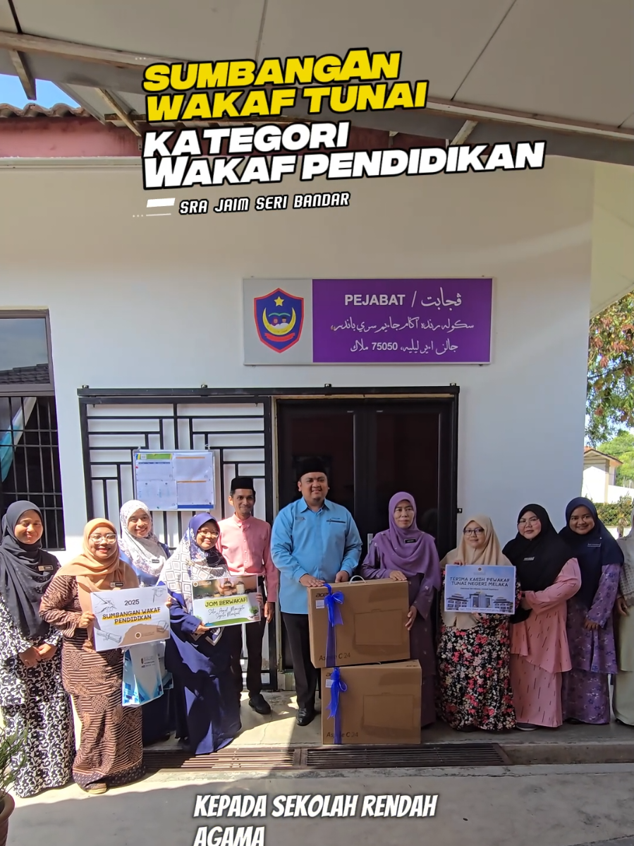WAKAF PENDIDIKAN... Alhamdulillah semalam Majlis Agama Islam Melaka (MAIM) berbesar hati menyampaikan sumbangan dua (2) buah Unit komputer kepada Sekolah Rendah Agama (SRA) JAIM Seri Bandar yang telah disampaikan oleh Pengurus Baitulmal MAIM, Tuan Haji Mohd Hairulamin bin Mohd Sis... Sumbangan kali ini merupakan hasil kutipan dana Saham Wakaf Tunai yang telah dilancarkan oleh MAIM yang pastinya manfaat ini akan di agih melalui 5 kluster yang telah ditetapkan antaranya wakaf pendidikan, wakaf pembangunan, wakaf perubatan, wakaf am dan wakaf masjid & surau... Manfaat wakaf kita kongsi bersama warga pendidikan khususnya SRA JAIM di sekitar negeri Melaka... Jom kita berwakaf...Satu Amal Mencipta Sejuta Manfaat... #WAKAFMAIM #WAKAF #satuamalmenciptasejutamanfaat 