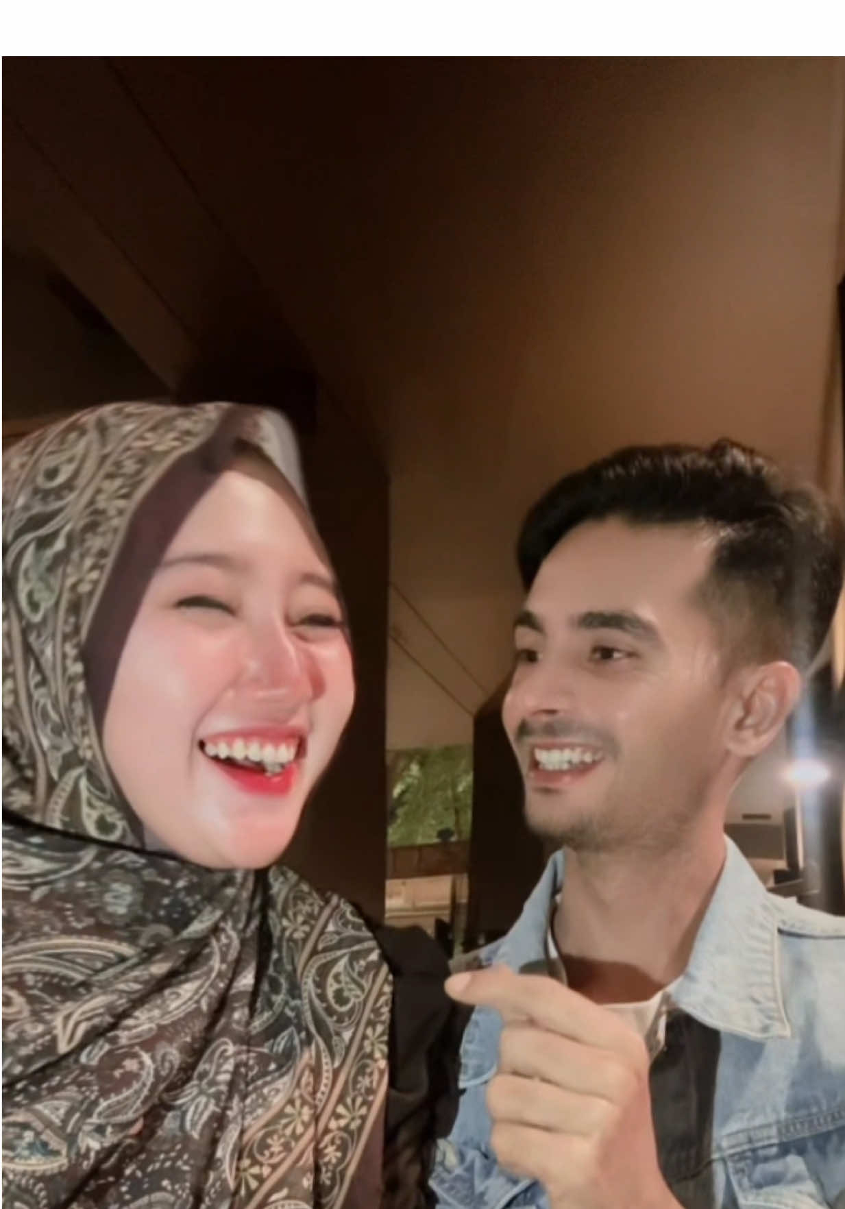 Gimna hidung ga merah di cubit terus sm jannu eh apakh kamu gemes wkwk 🤐🤣😆😅 @Asib-Ali 