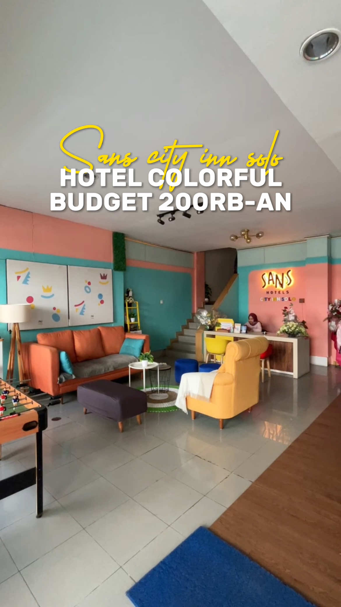Nginep di Solo kemarin nemu hotel harga 300 rb-an tapi udah dapet kamar Family Room Yang masih bingung cari penginapan di Solo mending nginep di Hotel ini aja. Namanya @sanshotelscityinnsolo lokasinya deket banget sama Pasar Klewer dan masih bisa jalan kaki ke Keraton Surakarta Biar makin hemat download aplikasi RedDoorz buat booking dan pakai kode promo YUKNGINEP. Dan jangan lupa join RedClub juga biar bisa nginep gratis #RedTRavelers #BerkeSANS #sanshotelcityinnsolo #hotelsolo 