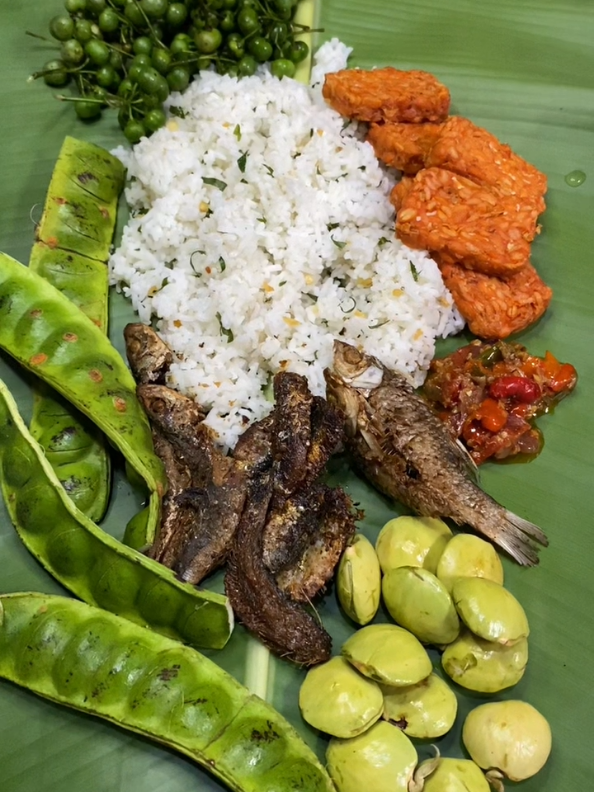 hayu urang botram baraya🤤#Fyp#ngaliwet#popsunda#masakansunda#doyanmakan 