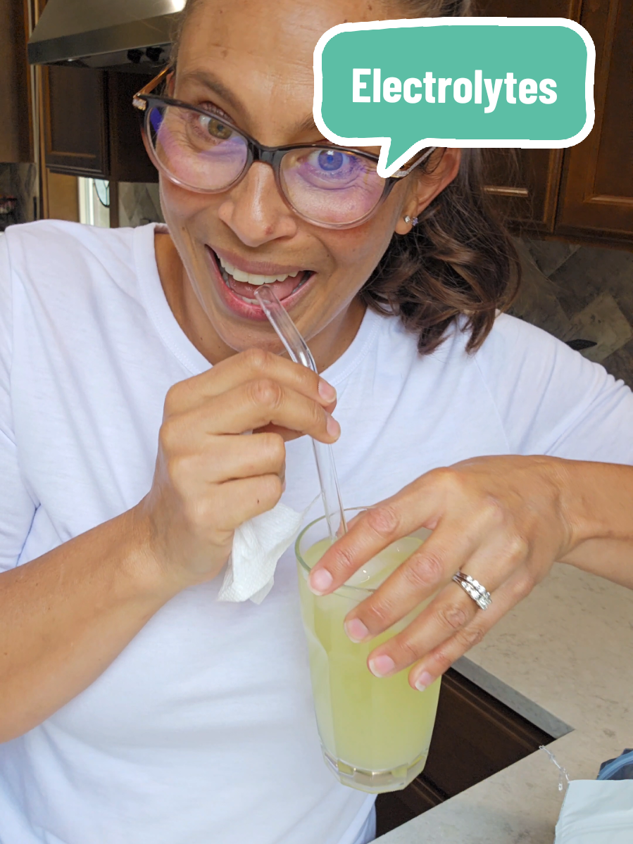 Daily electrolytes, if you're coordinated. @Thorne Health Shop #drinkup #hydration #hydrationpackets #tiktokshopcreatorpicks #tiktokshopblackfriday 