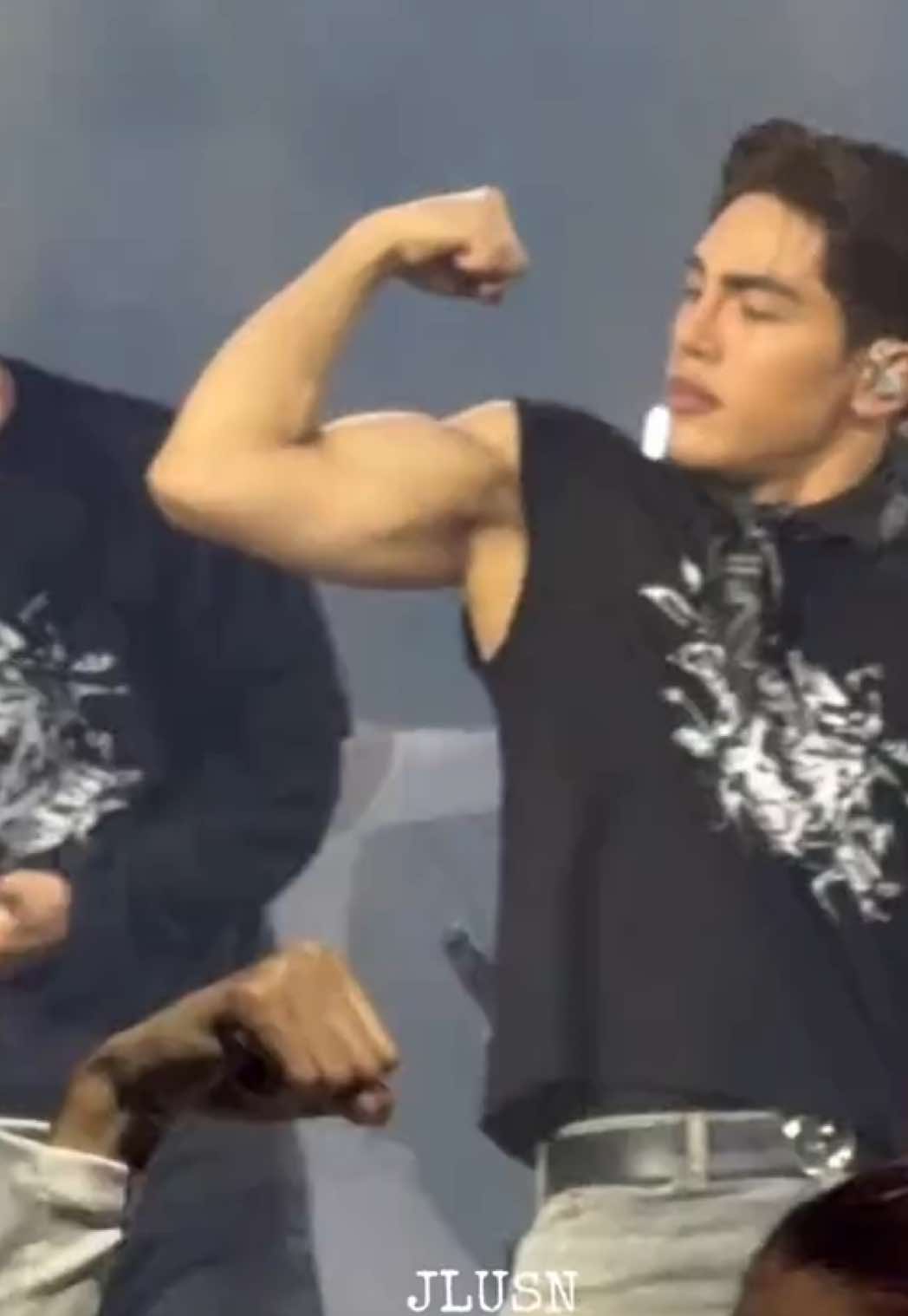 Ito po ba yung: Stell is home. Home for me 🫠✨ SB19 BACK IN ARANETA #SB197THANNIVERSARY #SB19FASTZONECONCERT #SB19_STELL #STELL 