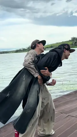 Hạnh phúc tự mình tìm kiếm, sao phải chờ đợi người khác. #fyp #xh #viral #OOTD 