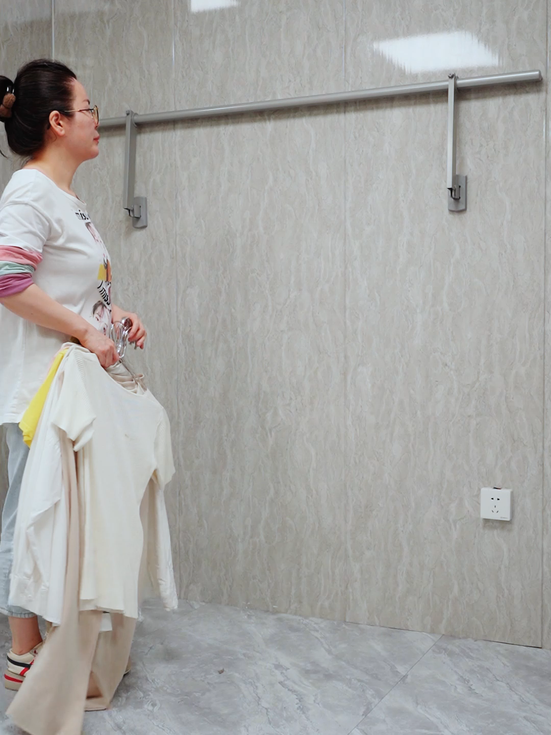 Deliver directly to from China Malaysia and Phillippines store available now High level quality mutil-functional aluminum folding design heavy duty clothes hanging drying racks