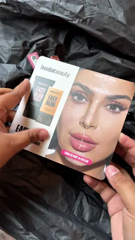 Leveled up to Silver Tier and treated myself to the iconic Lip Stain Kit 💄💖 @hudabeautyshop @Huda @Huda Beauty  never misses! #HudaBeauties #Unboxing #hudabeauty 