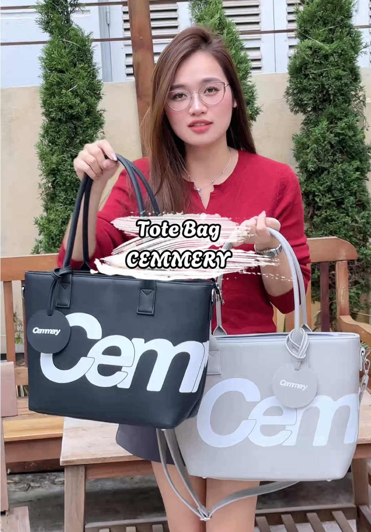 To, đựng được nhiều đồ mà vẫn siu xinh nha 🤪 #tuixach #tuitote #cemmery #tuixachnu 