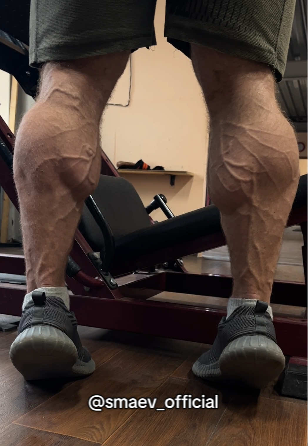 All the roads lead to the Gym. - Code: SMAEV1 for all @BuckedUp supplements! - #gymmotivation #veins #bodybuilding #weightlifting #andreysmaev 