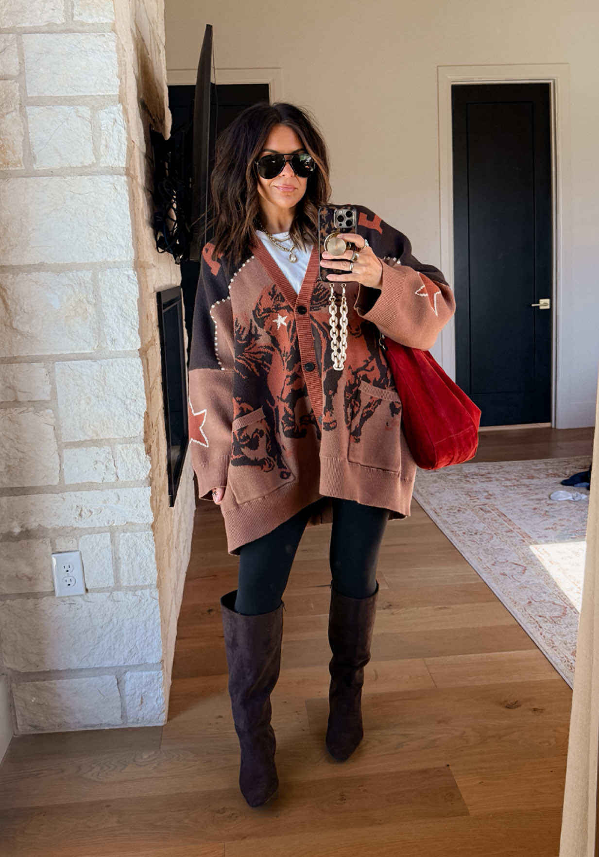 She’s a moment.  All my looks are linked in my bio. 