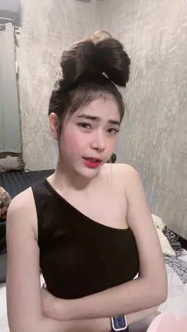 #เสื้อผ้าแฟชั่น #เสื้อเบี่ยงไหล่ #เสื้อยืด 