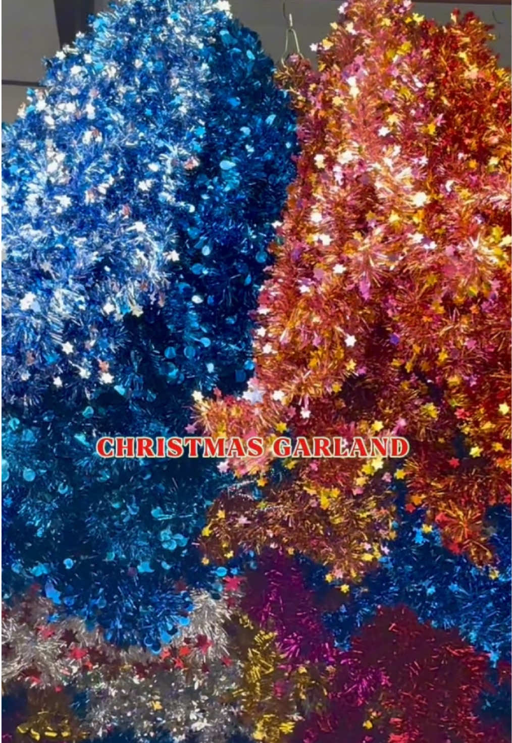 Tinsel / Garland Christmas decor 🎄 #fyp #tinsel #garland #christmasdecor #christmasgarland 