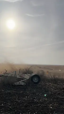 Каток измельчитель крупностебельных культур. В работе по подсолнечнику .  В наличии в Кокшетау  87717007616📲