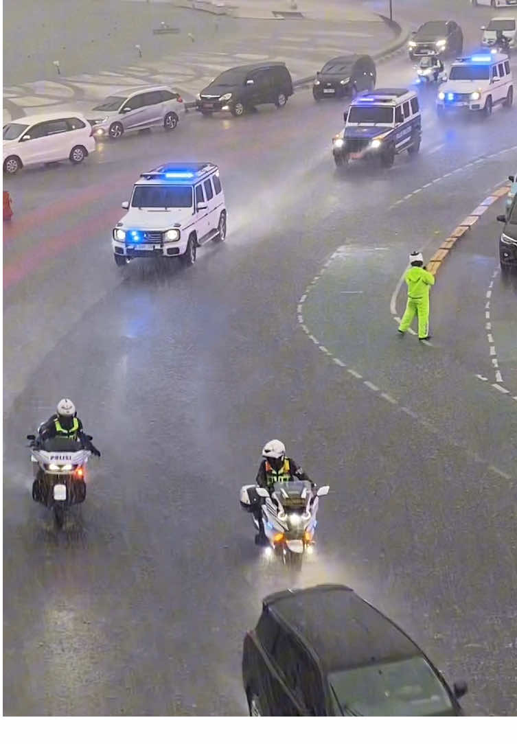 Salam hormat bapak sehat sukses selalu🙏🫡😇 . . . . . . #Ri1 #prabowo #patwal #gipol #motoris 