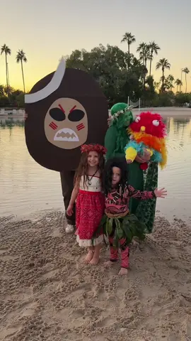 Happy Halloween 👻  #moana #moanacostume #moanafamilycostume  