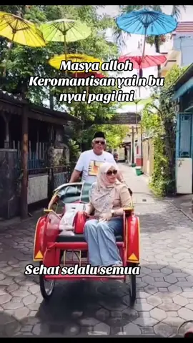 Mbecak pagi ini dikota solo😆 sambil ngaji… ternyata pak yai bisa mbecak juga gaiz😅,, @MIM & ROSE OFFICIAL bisa aja pak yai mim iki😅#yaimim #fypシ゚viral🖤tiktok☆♡🦋myvideo #fyppppppppppppppppppppppp #fypシ゚ 