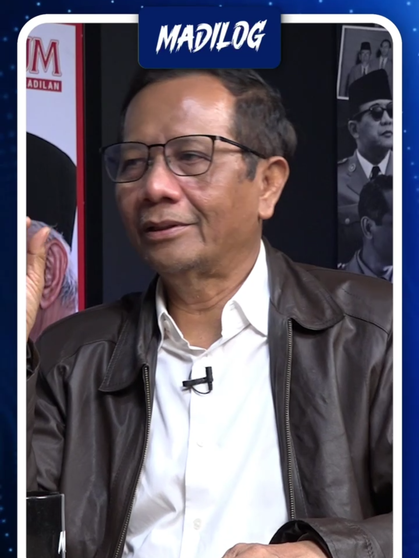 MAHFUD MD BONGKAR KORUPSI DI ERA JOKOWI Menko Polhukam periode 2019-2024 Prof Mahfud MD angkat bicara soal polemik utang Kereta Cepat Whoosh yang dibangun di era pemerintahan Presiden ke-7 Joko Widodo (Jokowi). Prof Mahfud mengungkap siapa saja saja orang-orang yang diduga berperan aktif dalam proyek rugi tersebut. Siapa saja mereka? Apa bahaya dari utang Whoosh? Siapa yang harus bertanggung jawab? Podcast Madilog Forum Keadilan berikut ini mengungkap apa-apa saja yang ada di balik proyek Whoosh secara eksklusif bersama Mahfud MD.* Host: Host: Indra J Piliang - Sejarawan Narasumber: Prof. Mahfud MD - Menteri Koordinator Bidang Politik, Hukum, dan Keamanan 2019-2024 #mahfudmd #jokowi #whoosh #kcic #purbayayudhisadewa #menkeu #kpk #keretacepatwhoosh #utangwhoosh #politiknasional #madilog #forumkeadilan #podcastpolitik #indrapiliang #ekonomi #utangindonesia #pemerintahanjokowi #analisispolitik #prabowo #menterikeuangan