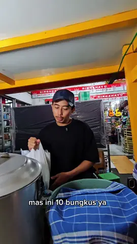 saya pernah ke madura mas Bubur kacang ijo madura( risQi ) buka jam 17:00 jl siliwangi joglo cianjur  #komedikocak #buburkacangijomadura #jajanancianjur #sunda #fyppppppppppppppppppppppp 