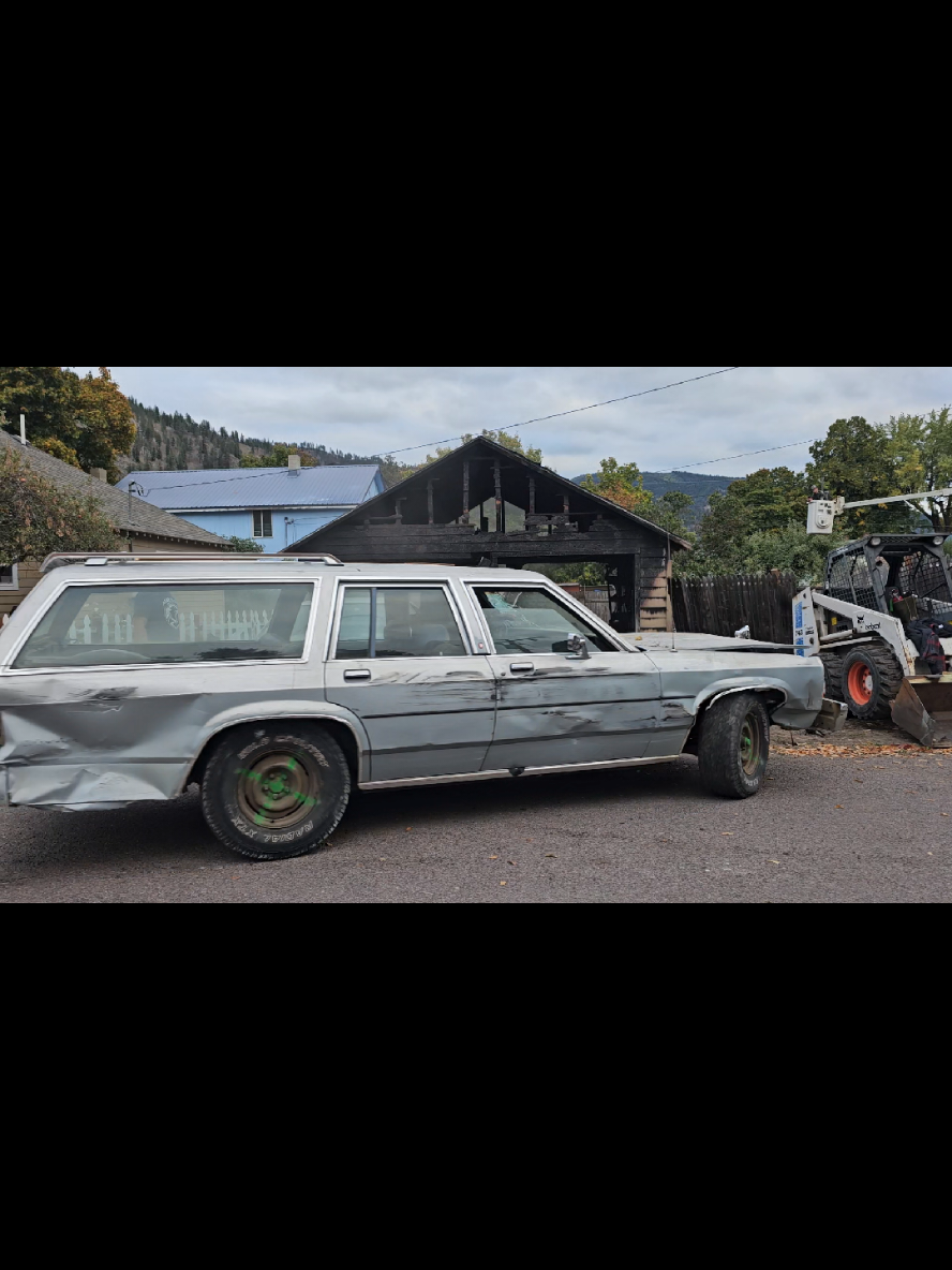 Replying to @shortnckgiraffe69 a burned up garage but the answer is still yes the Honda and Crown vic did not disappoint, I had always wanted to do it so why not. one monday 1/2 way through the work day we decided to load up cars on a trailer and head for the garage. 