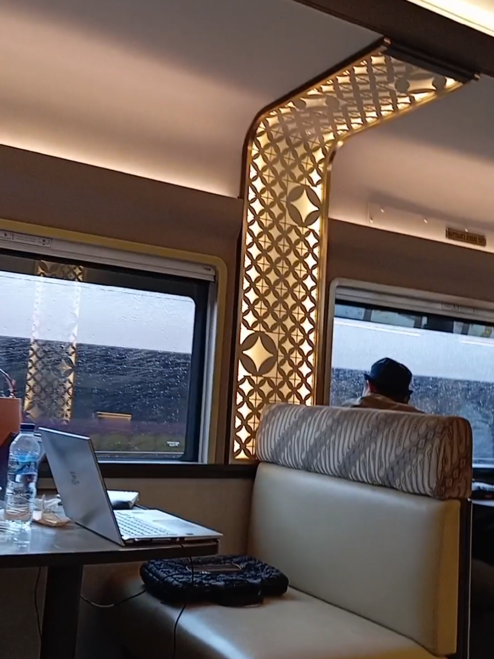 Kereta Restorasi KA Argo Lawu #kai121 #ayonaikkereta #kaargolawu #beradaditiktok #fyp 