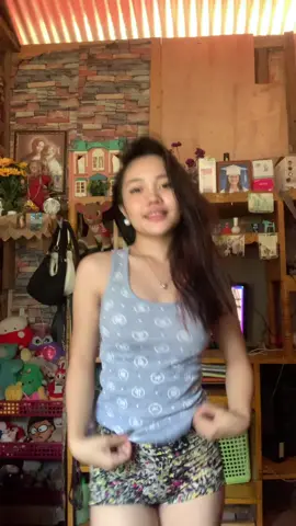 Bakit sha masaya?HAHAHA