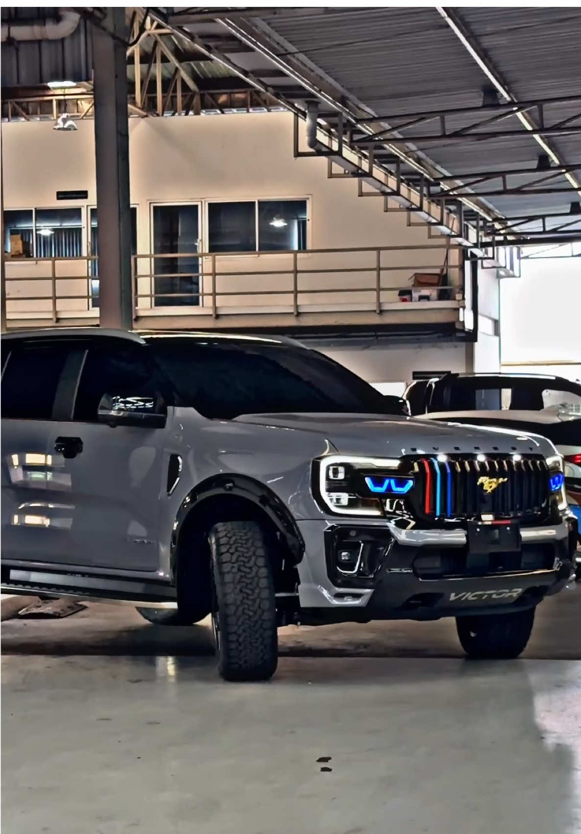 EVEREST TITANIUM 4x4 10AT 🩶💚 1,917,000 🎋 แร็ปสีเทาแลมโบ ชุด VICTOR ล้อขอบ 20 ท่อคู่ HKS  💝 สอบถามรายละเอียดเพิ่ม 0645870266 (ทับทิม) เบอร์โทรแอดได้เลยค่ะ 🦩💙 #ฟอร์ดประเทศไทย #ฟอร์ดทับทิมสยาม #เซลล์ผลไม้ #ฟีดดดシ #FordThailand  