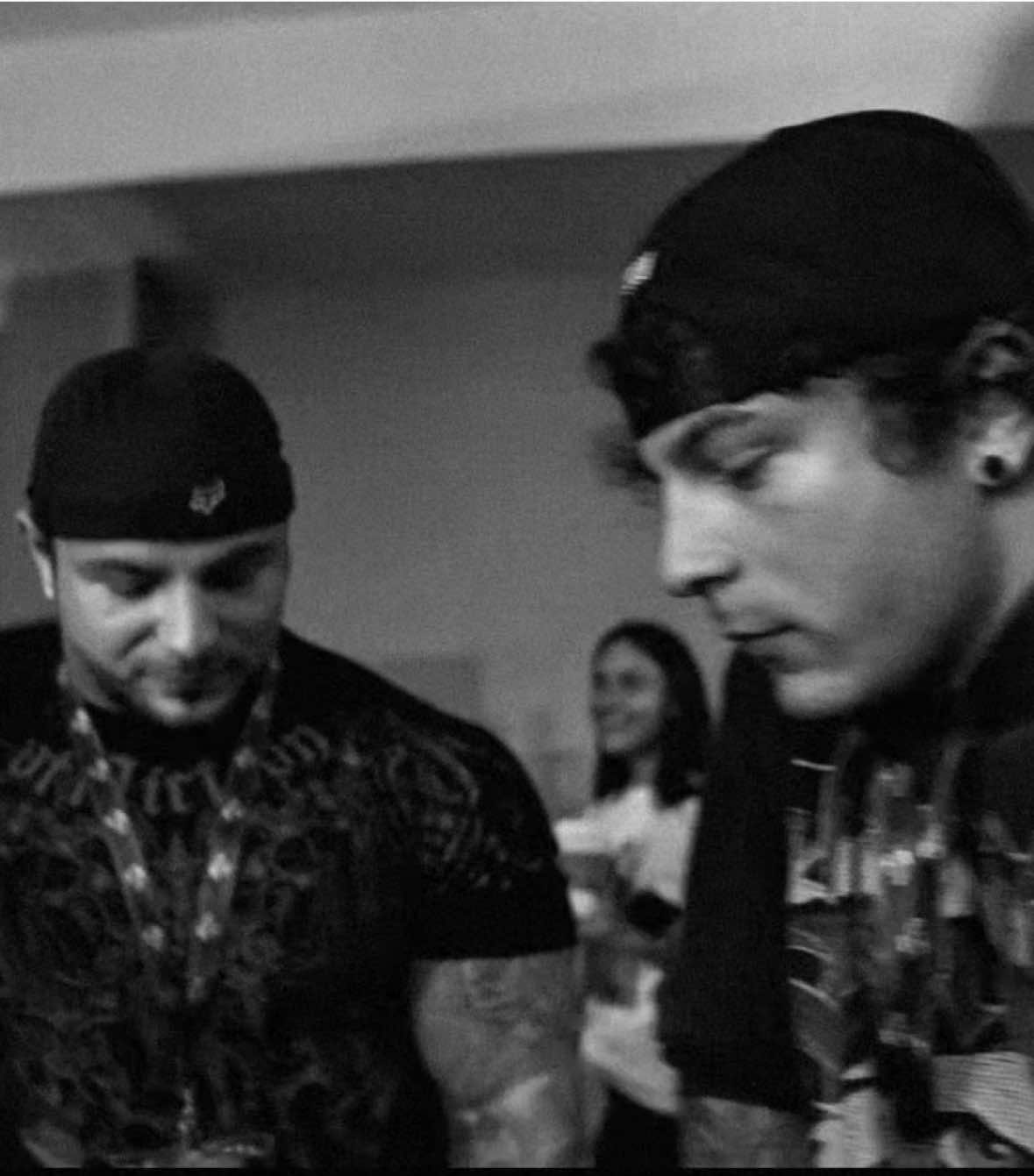 “I’d let the world burn for you” Intro cover done by @chloenalani  #gymmotivation #trentwins #trentwinsedit #gymedit #gymaudio  