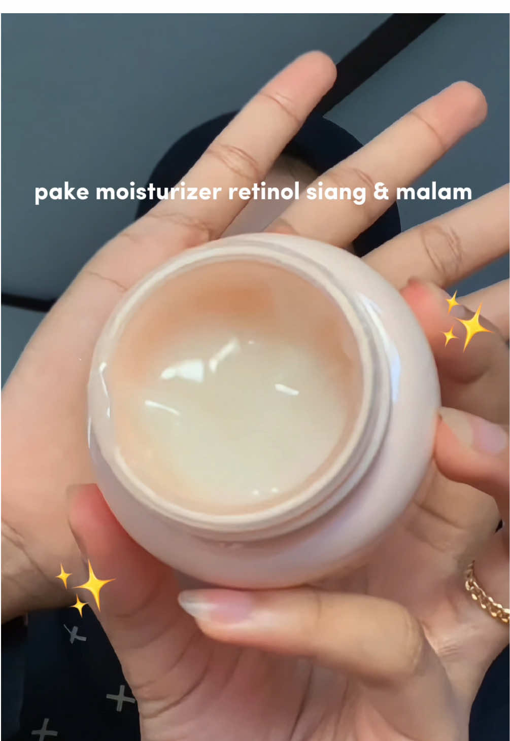 AM and PM Retinol Moisturizer🤔💭  #emina #moisturizeremina #moisturizerviral #moisturizerretinol #moisturizergel 