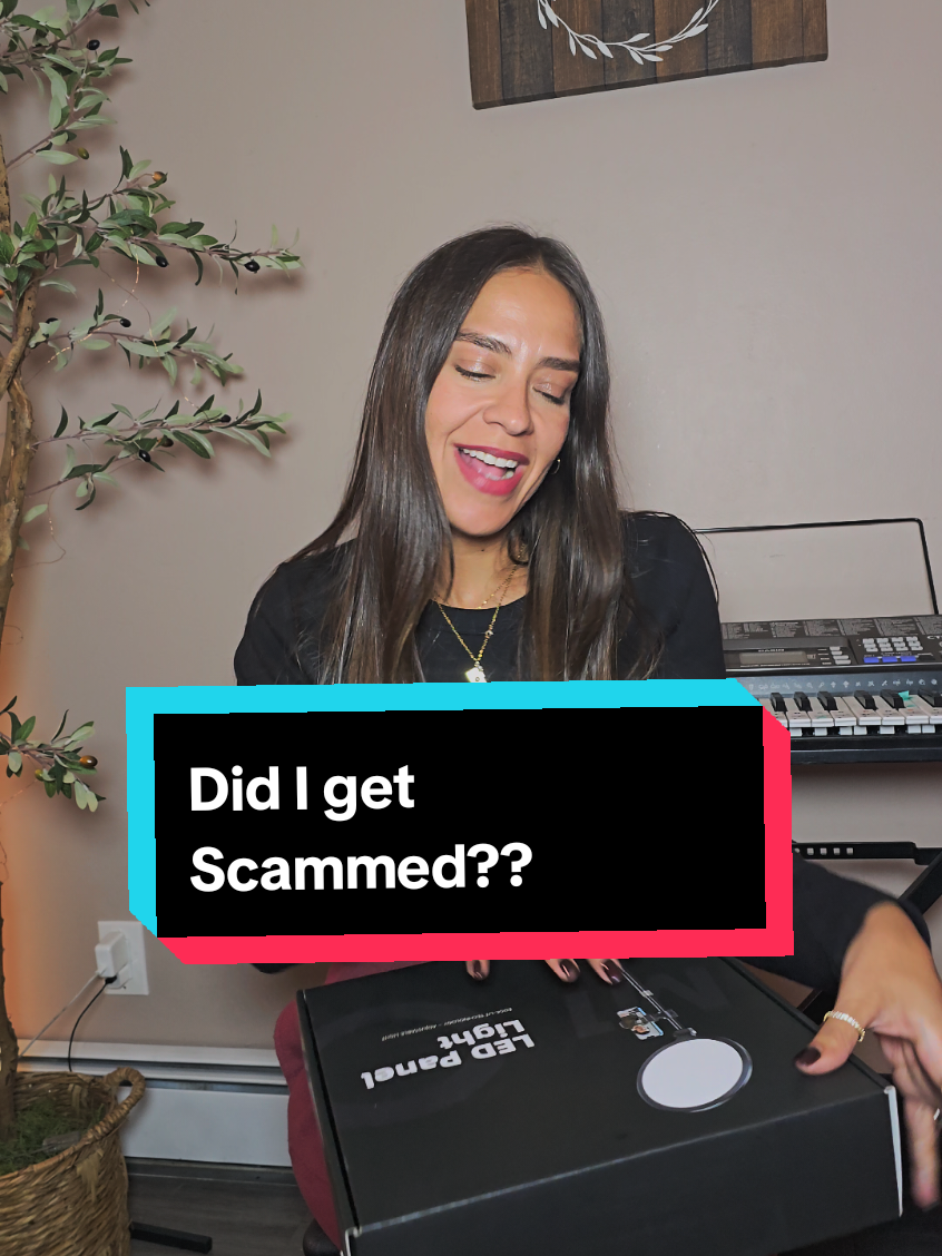 Woah 😳  With daylight savings and winter coming, the lighting in my house is terrible 😭  But not anymore 🤭 Ring light Features: Affordable  Sturdy Stand 3 light settings (you can change the brightness) Compact  No annoying ring light on your glasses 🤓  #tiktokshopblackfriday #tiktokshopcybermonday #tiktokshopcreatorpicks  #ringlight #weilisilight 