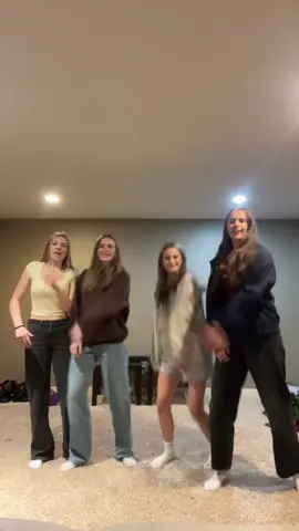Take 2 😭 @beabear @Kinsleyy @polina #fyp #foryou #dance #friends #funn 