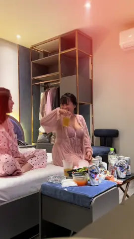 Có những người bạn giống như một phần gia đình, không cùng huyết thống nhưng gắn bó bằng sự đồng cảm và tin tưởng. Họ có thể không luôn xuất hiện ở mọi khoảnh khắc, nhưng khi ta cần, họ chắc chắn sẽ có mặt #xuhuong #xuhuongtiktok #thinhhanh 