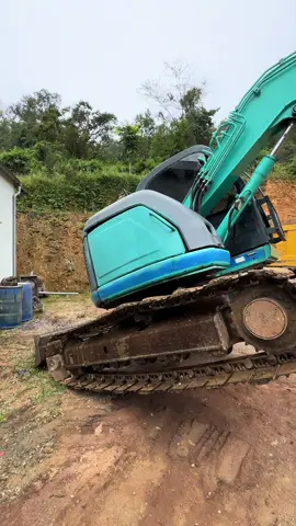 Cứ lôi ra rửa rồi lại cắm gầu 😂#chuhoang11 #mayxuccaobang #sk70 #kobelco 