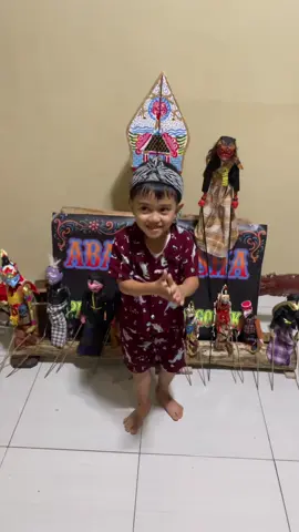 Bungkus aku dong😁 #dalangsendariwanda #khanhaadekosasih #dadansunandarsunarya #wayangbodoran #pecintawayanggolek 