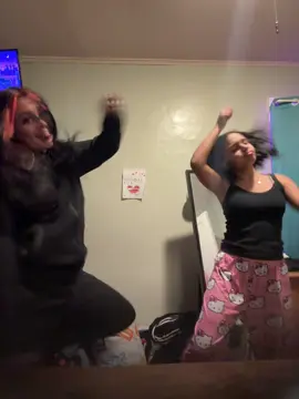 100% energy or nah ??? 😂#fyp #viraltiktok #trending #dance #blooper 