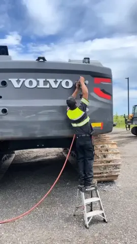 Ternyata Pake Beton Untuk Pemberat Excavator