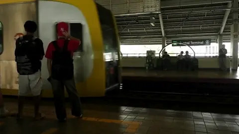 playlist ng millennial mong tita na nag wwork sa makati type shit