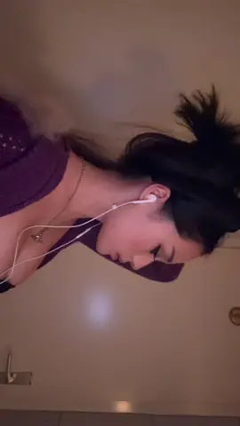 everyday I fight the urge to get my nose done lmaooo 