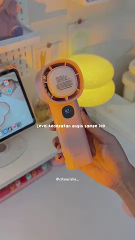 Cantik bgt mana anginnya kenceng jg😍✨ #kipasmini #kipasminiportable #minifan #bravhom #kipasanginportable