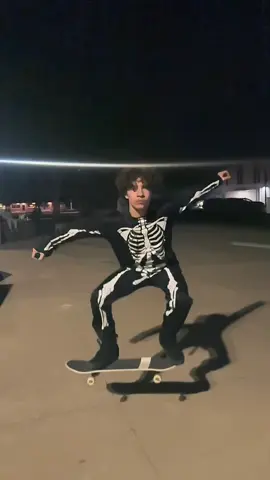 skating! #halloween #skating #skeleton 