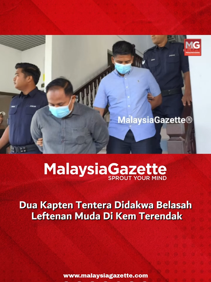 Dua Kapten Tentera Didakwa Belasah Leftenan Muda Di Kem Terendak Dua pegawai tentera berpangkat kapten dihadapkan ke Mahkamah Majistret Ayer Keroh, Melaka atas pertuduhan mencederakan seorang pegawai bawahannya berpangkat leftenan muda di Kem Terendak, Sungai Udang,  Februari lalu. Kedua-dua tertuduh, Mohamad Solehudin Darus, 30, dan Ahmad Hazlan Haris Azman, 28, masing-masing dari Rejimen Pertama Artileri Diraja Para, bagaimanapun mengaku tidak bersalah selepas pertuduhan dibacakan di hadapan Majistret Sharda Shienha Mohd Suleiman. Mengikut pertuduhan, mereka didakwa bersama-sama mencederakan seorang lelaki berusia 26 tahun di bahagian muka, belakang badan dan paha. Kejadian berlaku antara jam 2.30 pagi hingga 6 pagi, 22 Februari 2025, di hadapan Mes Pegawai Rejimen Pertama Artileri Diraja Para, Kem Terendak, Sungai Udang. #malaysiagazette #kaptententera #belasahlagtenanmuda