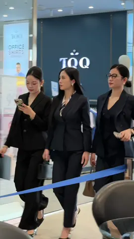 Thanh lịch – sang trọng – tự tin. Ba điều tạo nên vẻ đẹp chuẩn công sở. 👗#thoitrangcongso #vaycongso #thoitrangcongsonu #docongso 