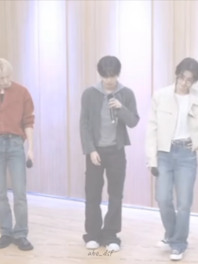 SUMPAH YEE SUMPAHHH-!! SIAPA YANG NYAKITIN KLEN SAMPE BISA KEK GINI HAH?!! Ternyata masih ada yang lebih nyakitin daripada next mistake omagaa😔😔 menurut ak ini lebih redflag dari next mistake sihh, next mistake mah masih di gaslighting bahasanya inimah udah nyess bgt anjaaay. serasa beneran diputusin Taesan😔😔 #CapCut #kpopfyp #fyp #kpop #boynextdoor #bnd #myungjaehyun #sungho #riwoo #taesan #leehan #woonhak #onedoor #lyrics #astimegoesby @BOYNEXTDOOR 