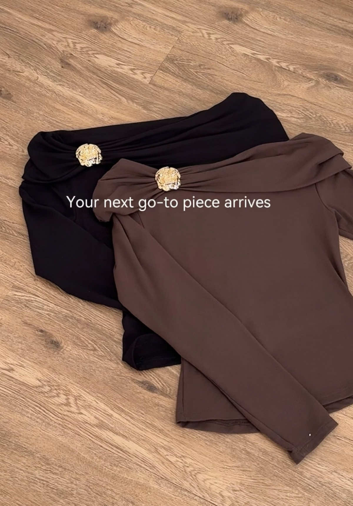 There’s beauty in simplicity — and Sawyer Top is proof ✨ Your next go-to piece arrives November 1st. #rekomendasioutfit #gajiansale #pakaianwanita #promoguncang1111 #outfitideas 