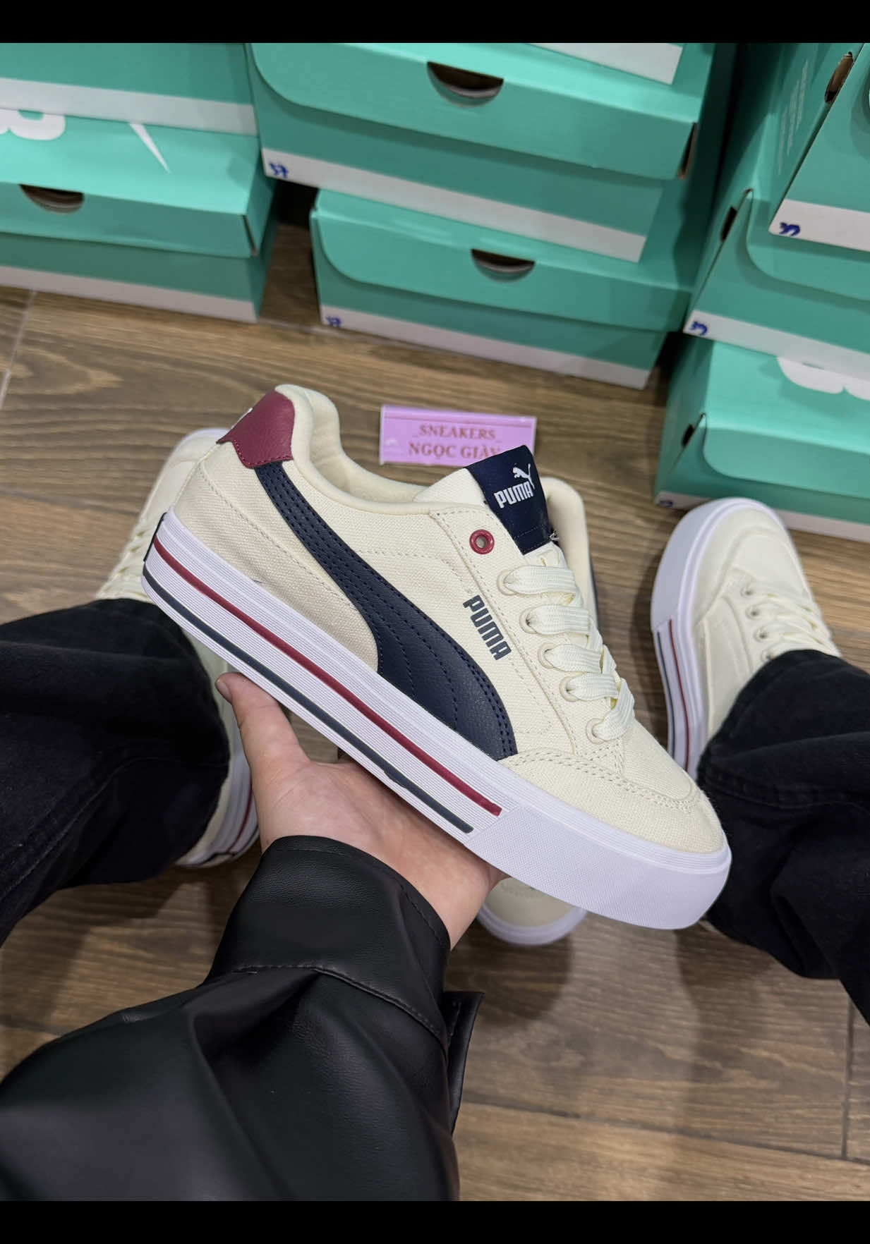 Típ phối đồ Puma Court : Quần Bò Suông + Áo Da Cho Ae Bao Nét #pumacourt #sneakers_ngocgiay #xuhuong #giaysneaker #giaynam 