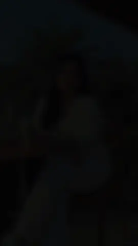 #CapCut Đàn bà nhạy cảm là kiểu người nghe một nghĩ hai. Họ không vô cớ giận hờn như những cô gái mới lớn, cũng chẳng tự nhiên vùng vằng bỏ đi. Chỉ là họ hay nghi ngờ trong im lặng, nghe đàn ông hứa chỉ cười nhưng không tin. Đàn ông hôn, họ chỉ vui chứ không vội say đắm. Sai lầm của người đàn ông họ yêu có thể bỏ qua nhưng không bao giờ tin tưởng lại một lần nữa. Muốn yêu một người đàn bà tốt, thì phải chấp nhận được lúc cô ấy xù lông. Thế nên nếu gặp một người đàn bà nhạy cảm thì hãy dùng bản lĩnh của đàn ông bao dung cuộc đời tổn thương đi qua nhiều đổ vỡ của họ. Chứ đừng dùng sự yếu hèn trách cứ và đặt câu hỏi tại sao em đa nghi.