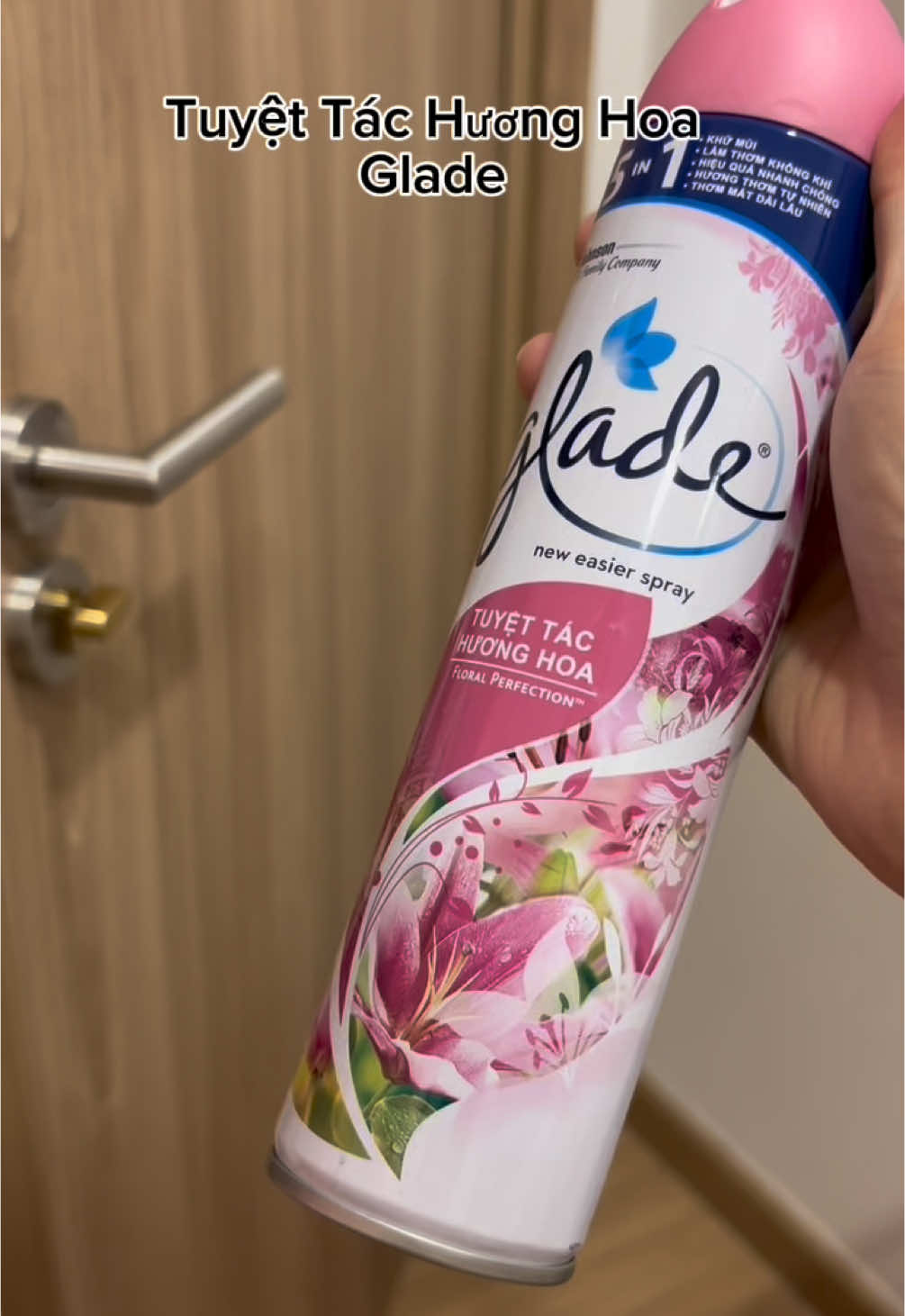 Chai xịt thơm phòng Glade#chaixitthomphong #xitphong #xitthomnhavesinh #ilovetiktok @Sony iu 