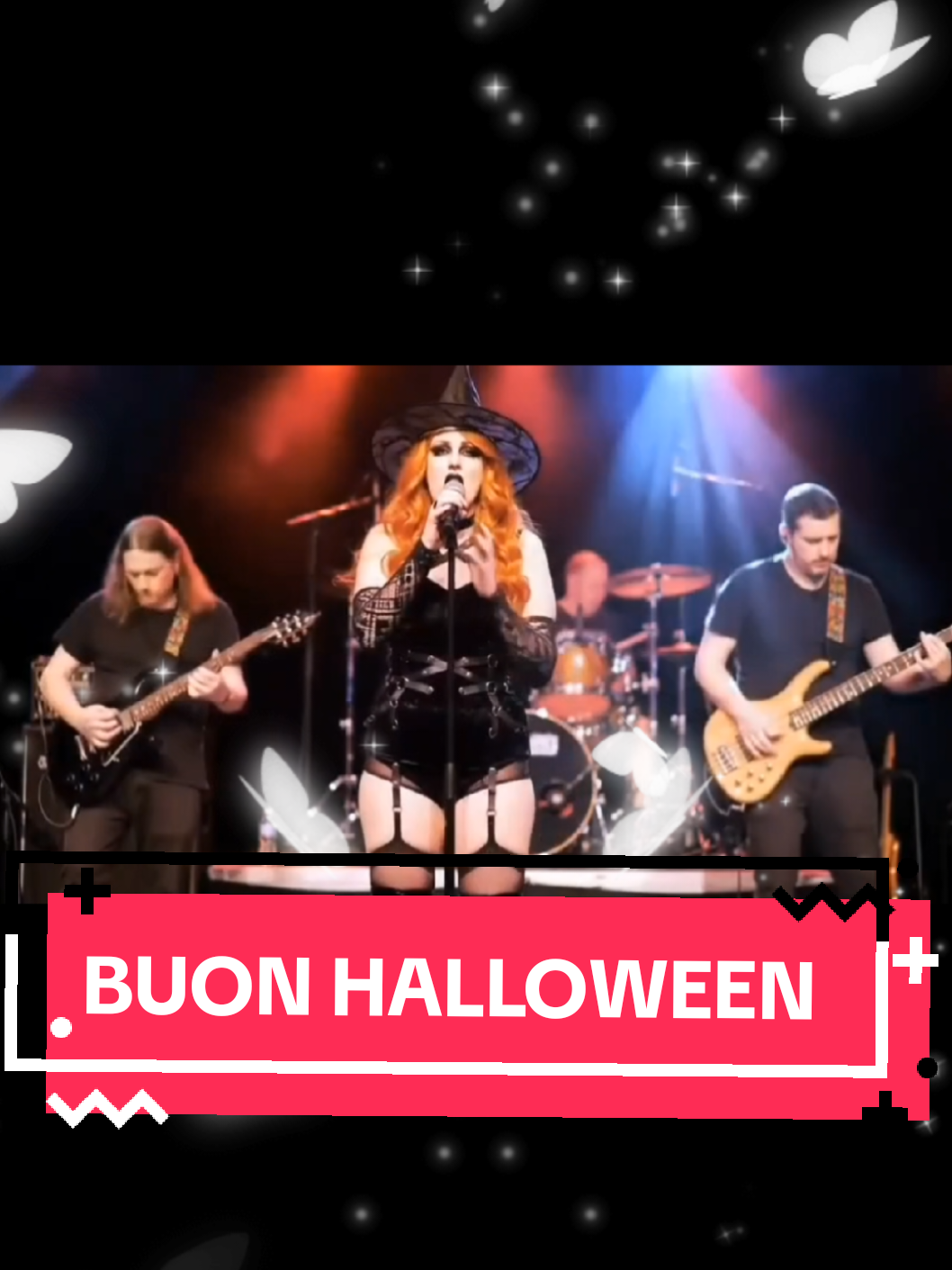 Buon Halloween a tutti! 🎃 Manola è tornata con la sua hit più spaventosa e demenziale di sempre! Preparatevi a farvi quattro risate (e un po' di paura) con questa canzone. Dolcetto o scherzetto? Noi scegliamo la musica! #ManolaLive #ConcertoPazzesco #CanzoneDemenziale #DivertimentoAssicurato 