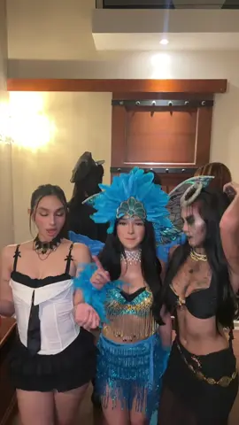 halloweeekend!! 🎃👻👻 us going forward was so funny 😭