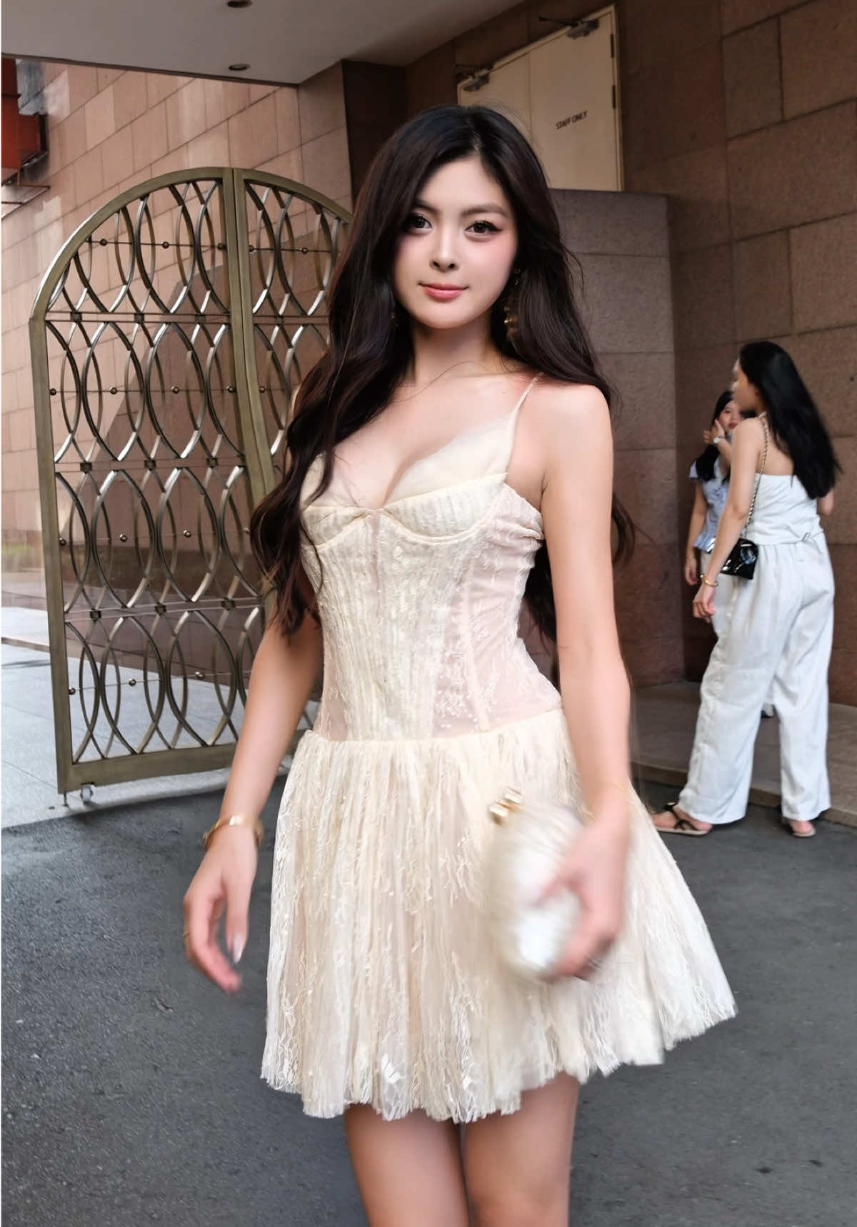 Người đủ yêu thì tìm trăm nghìn lí do để ở lại , người không yêu chỉ cần 1 lí do để rời đi #dumi @ONONMM #xuhuong #reviewlamdep #outfitideas 