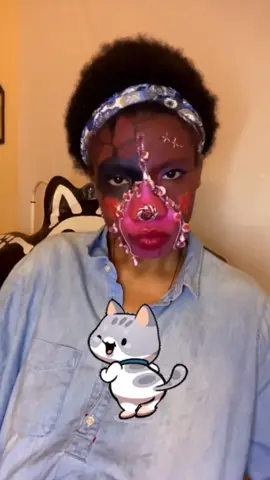 Probably the funniest look I’ve done when freestyling lmao. Failed attempt. #31daysofhalloween #contentcreator #makeup #roadto10k 