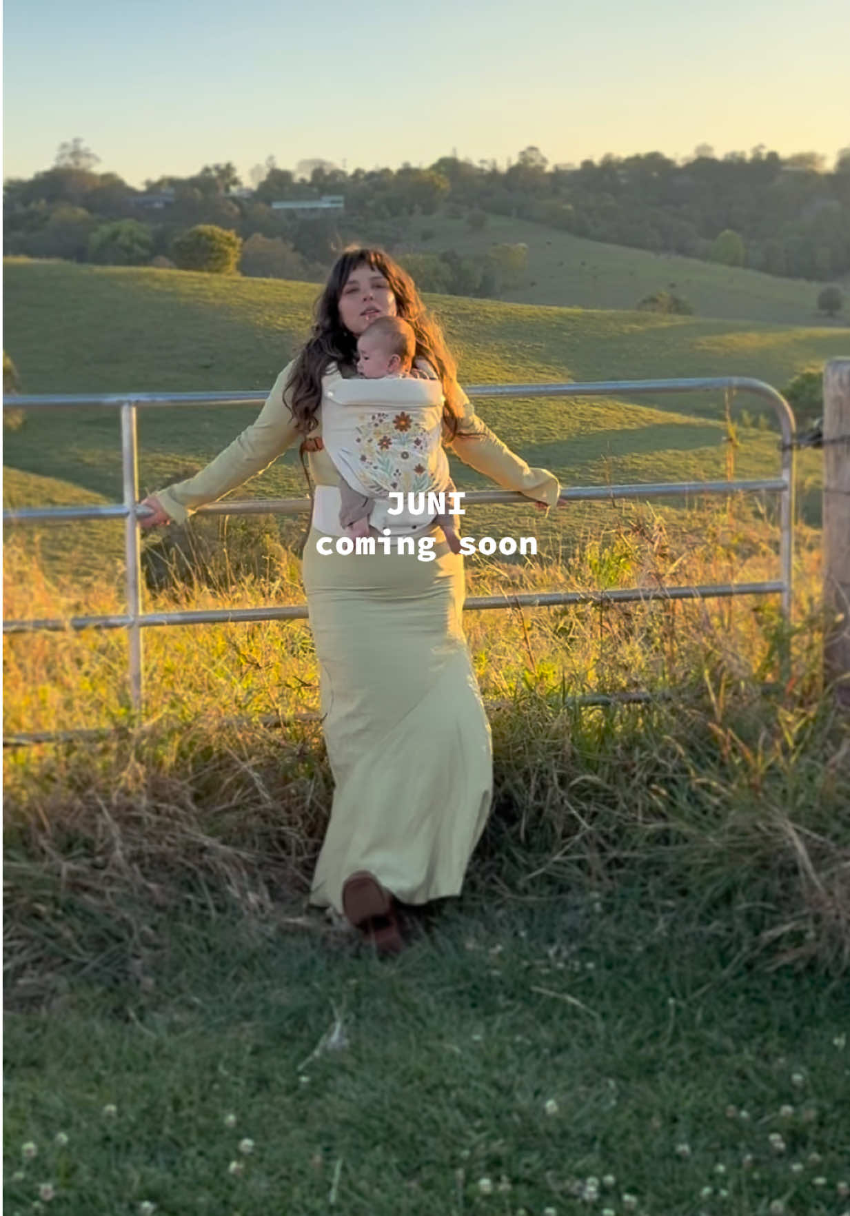 JUNI launching 12 November at 10.00am (AEST) 💛 #chekohbaby #chekoh #chekohbabycarrier 