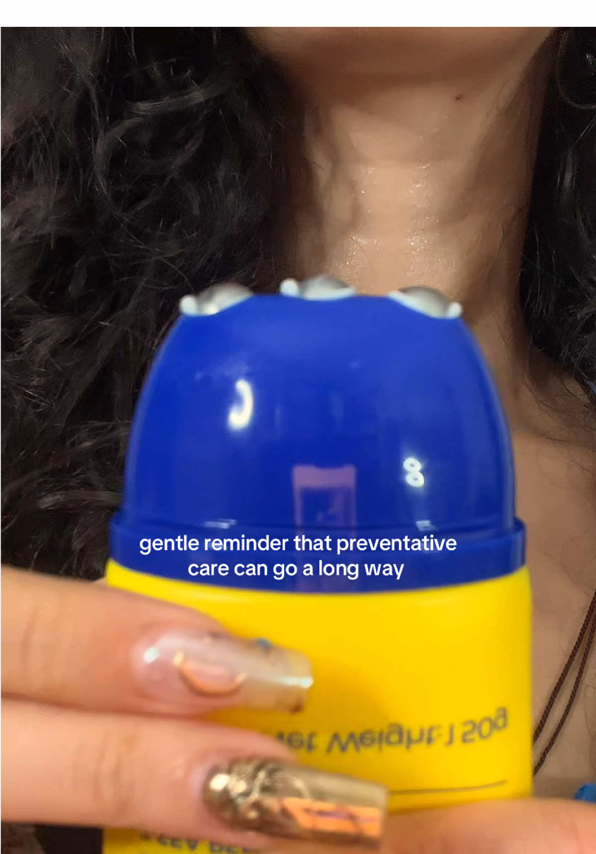 pro-aging (embracing the natural blessing that it is to grow older) doesn’t mean you can’t take steps to take care of yourself physically like moisturizing and massaging the thin skin that usually gets ignored! ♡ #neckcream #massage #aging #90s #preventativecare 